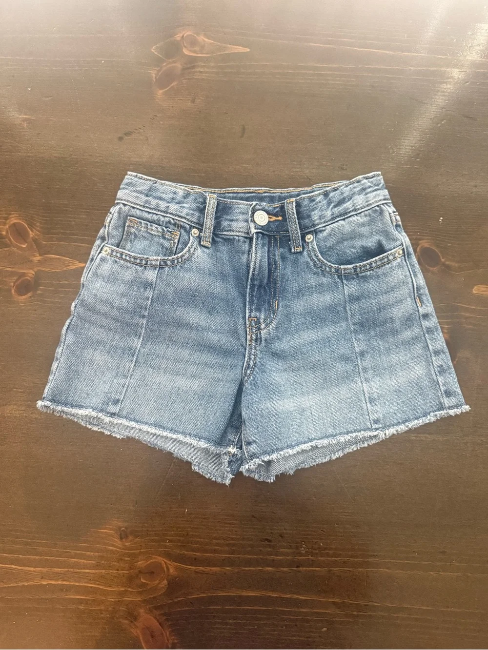 Old Navy High Waisted Light Blue Denim Frayed Hem Jean Shorts, size 8